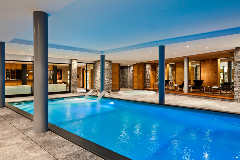 How to Choose Indoor Swimming Pool Builders Today?