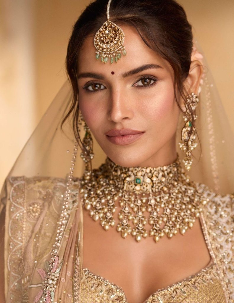 How to Add a Touch of Modern Glam to Your Wedding Look?