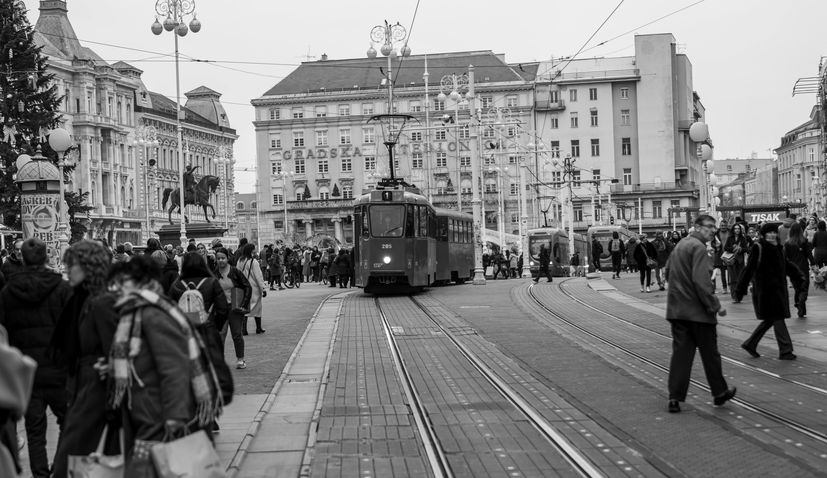 How Foreign Workers Can Find Legal Jobs in Croatia: Permits, Documents, and Hiring Rules