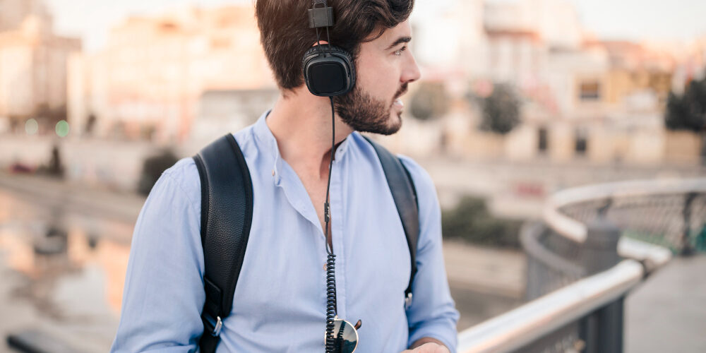 Why Businesses Are Switching to Wireless Headsets