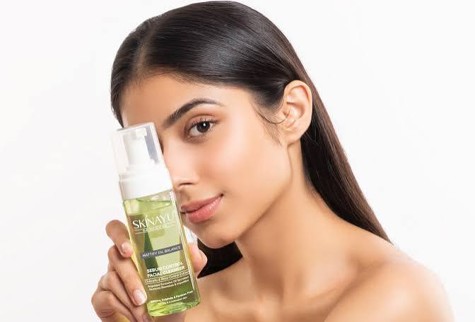 Matte Balance: How an Oil Control Face Wash Keeps Excess Sebum at Bay