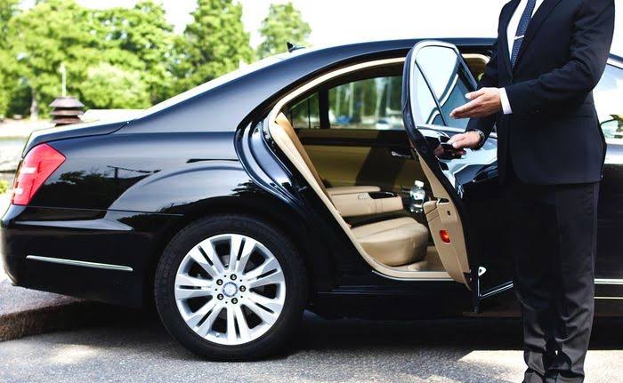 Complete Guide to Toronto Airport Limo & Pearson Limousine Service: Why Black Car Service is Your Best Option