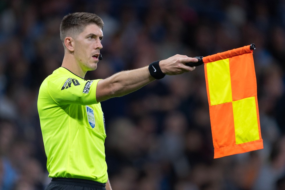 referee offside signal