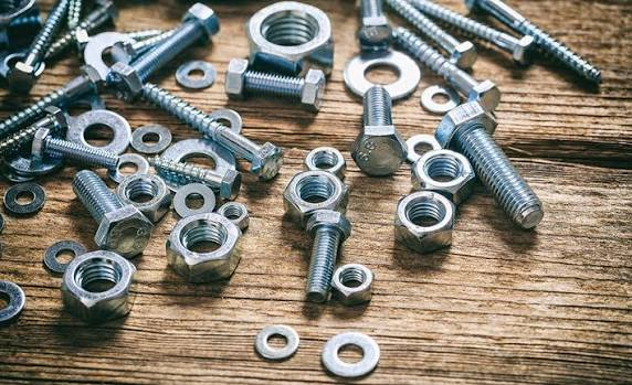 7 Things to Look for in a Custom Fastener Manufacturer Before Signing Any Contract